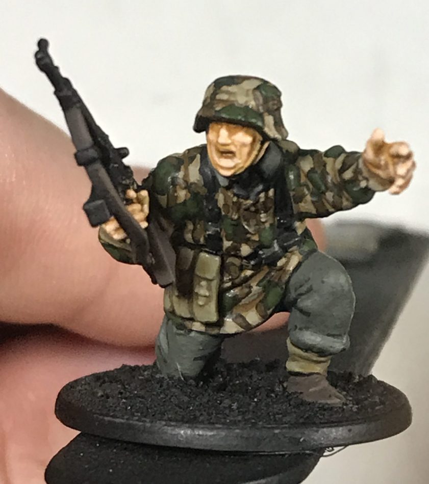 Painting Late War Splinter Camo on Panthers – Wargames Romania